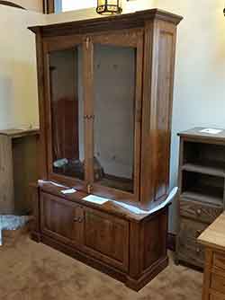 Amish Made Gun Cabinet for Fifteen Gun in Quarter Sawn White Oak