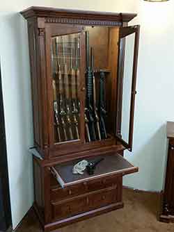 Gun Cleaning Shelf Leather Lined For Pistol and Long Gun Protection