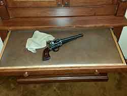 Full Extension Gun Cabinet Cleaning Shelf with Premium Leather