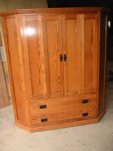 Custom Amish made Oak Corner Entertainment center