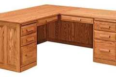 The Amish crafted Corner computer desk can be done several different ways. This one has all raised panels.