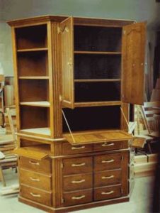 Angled Front Drawer Hutch
