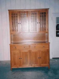 Amish Crafted Mission Hutch in Cherry Wood