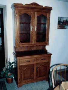 Open Deck Hutch With Scalloped Deck