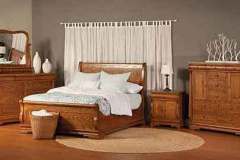 Chippewa Amish Custom Built Sleigh Bedroom Set.