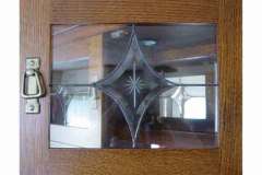 This picture shows the leaded glass engraved star option available.